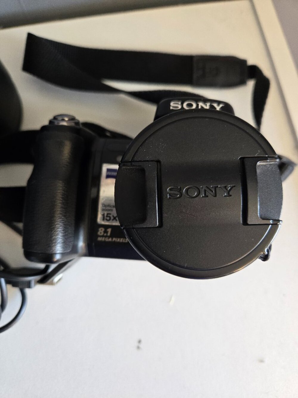SONY Cyber-shot DSC-H7 BUNDLE with X1.7 TELE CONVERSION LENS
